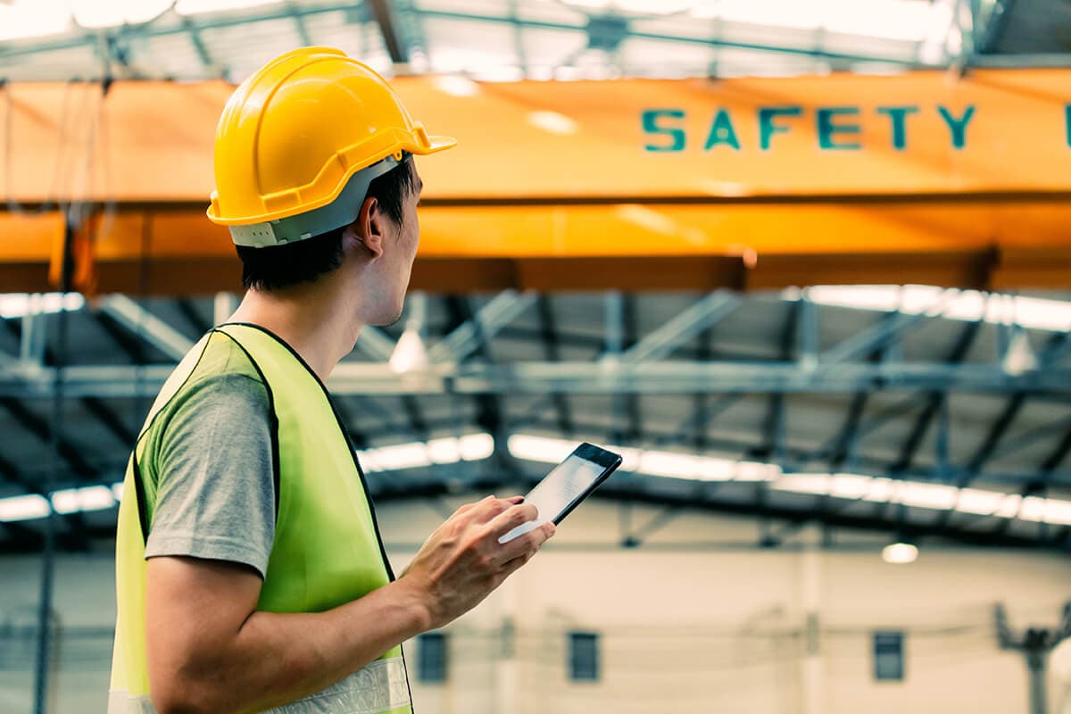 Top 10 Health and Safety Hazards in Manufacturing and Logistics (UK 2025 Guide)